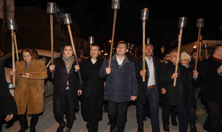 Arslanköyde kurtuluş coşkusu fener alayı ile yaşandı