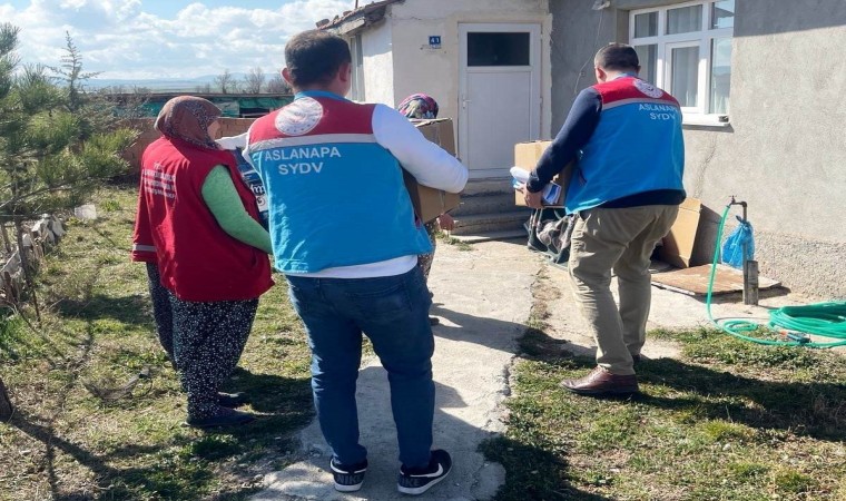 Aslanapa Kaymakamlığından ihtiyaç sahibi ailelere gıda, meyve, sebze ve hijyen paketi