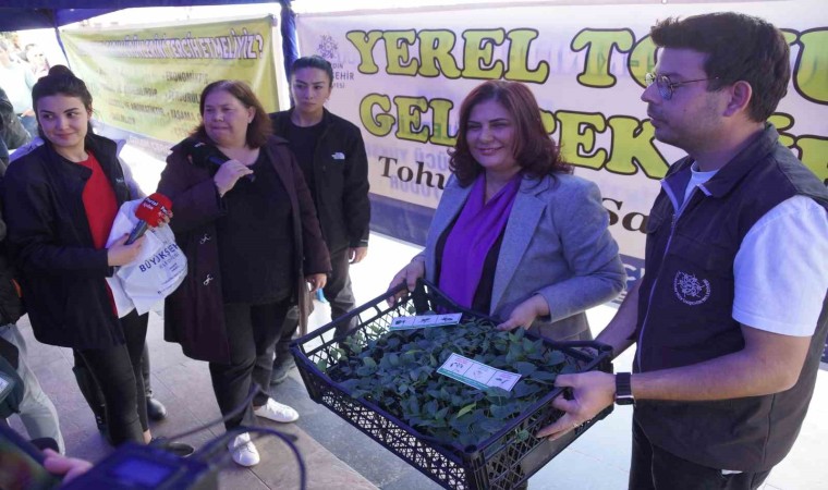 Aydınlılar ata tohumu fidelerini Başkan Çerçioğlunun elinden aldı