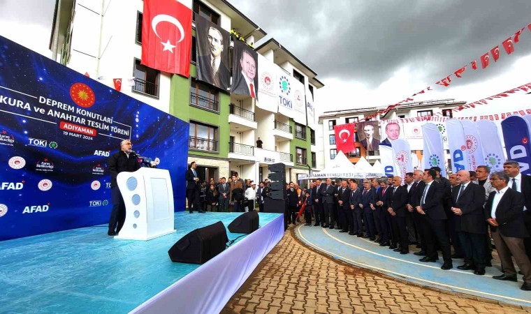 Bakan Vedat Işıkhan: “Dünyanın birçok ülkesinden büyük bölgeyi yeniden inşa ediyoruz”