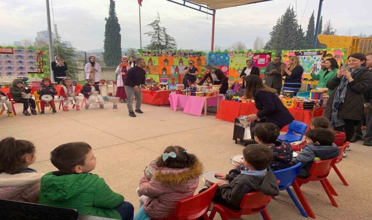 Balıkesirli Miniklerden ‘Hayatın Ritmini Geri Dönüşümle Yakala Sergisi