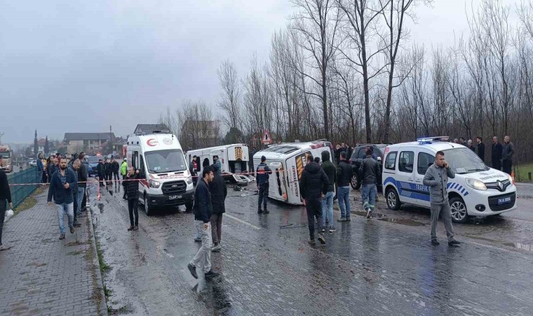 Bartında işçi servisleri kaza yaptı: 1 ölü, 15 yaralı