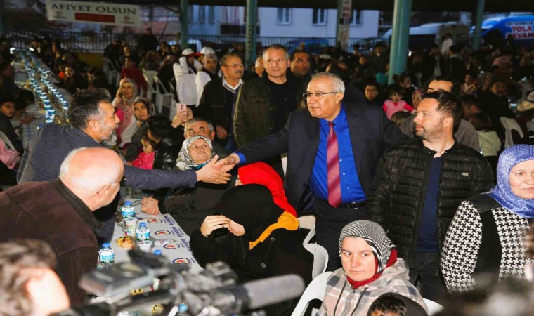 Başkan Arslan büyükşehrin iftarında hemşehrileriyle buluştu