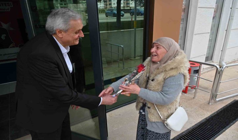 Başkan Bakkalcıoğlundan annelere ve öğretmenlere kadınlar günü sürprizi