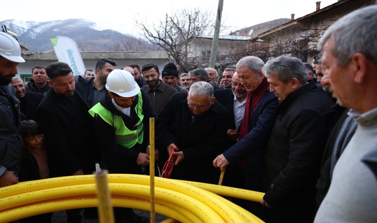 Başkan Büyükkılıç, Yahyalıda temel atma ve açılış törenlerine katıldı