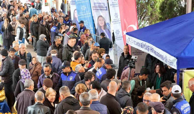 Başkan Çerçioğlu, Atçada vatandaşlara fide dağıttı