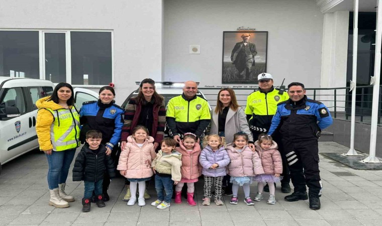 Bilecikte minik öğrencilere polislik mesleği tanıtıldı