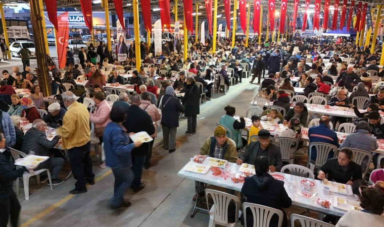 Binlerce Aydınlı iftarını Büyükşehir Belediyesinin sofralarında açtı