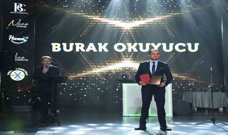 Burak Okuyucu, Azerbaycanda yılın en iyi fotoğrafçısı ödülü aldı