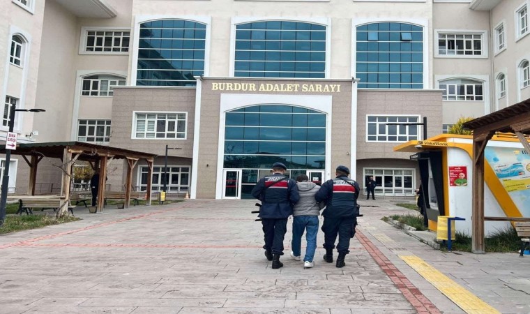 Burdurda asayiş uygulamalarında yakalanan 13 firari hükümlü cezaevine gönderildi