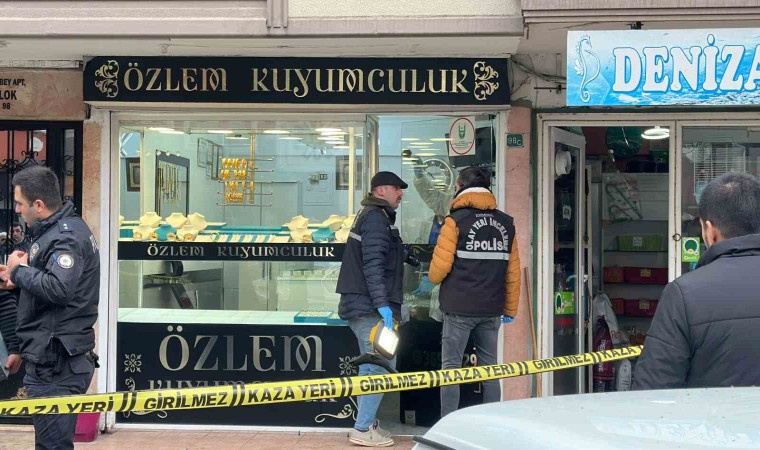 Bursada 3.5 milyon TLlik silahlı ve kar maskeli kuyumcu soygunu