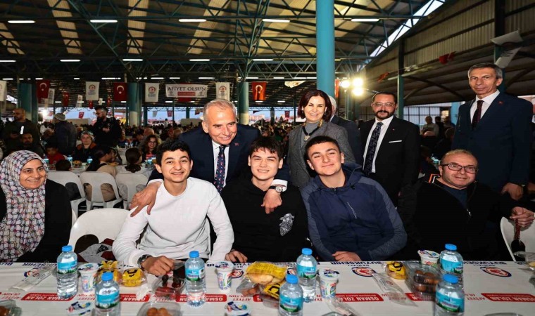 Büyükşehir Denizlilileri mahalle iftarlarında buluşturuyor