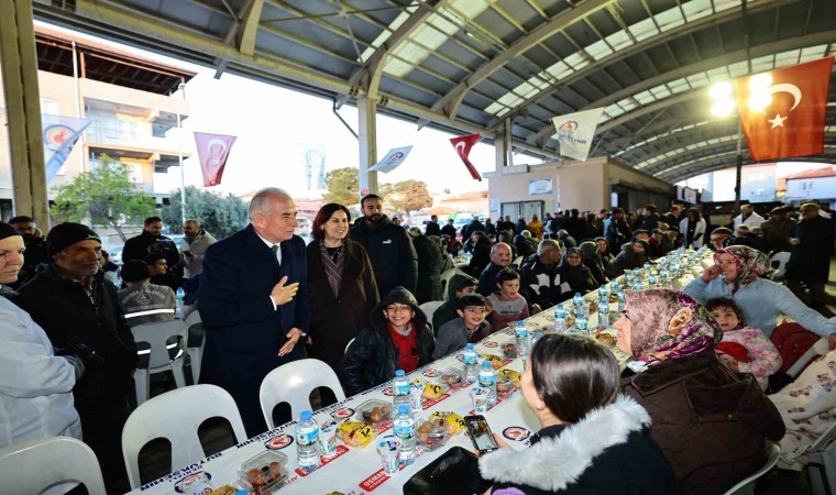 Büyükşehrin iftar bereketi Karşıyakaya taşındı