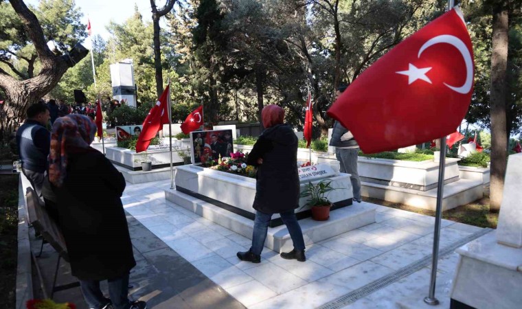 Çanakkale şehitleri İzmirde törenle anıldı