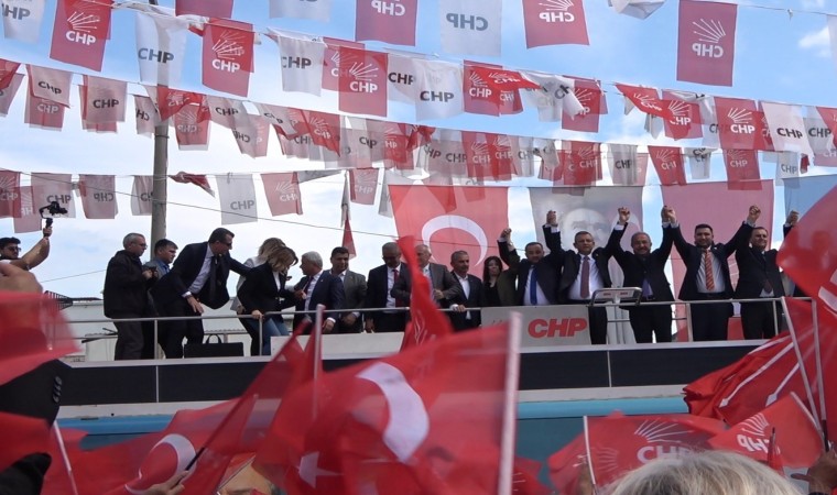 CHP Genel Başkanı Özel, Osmaniyede partililerle buluştu