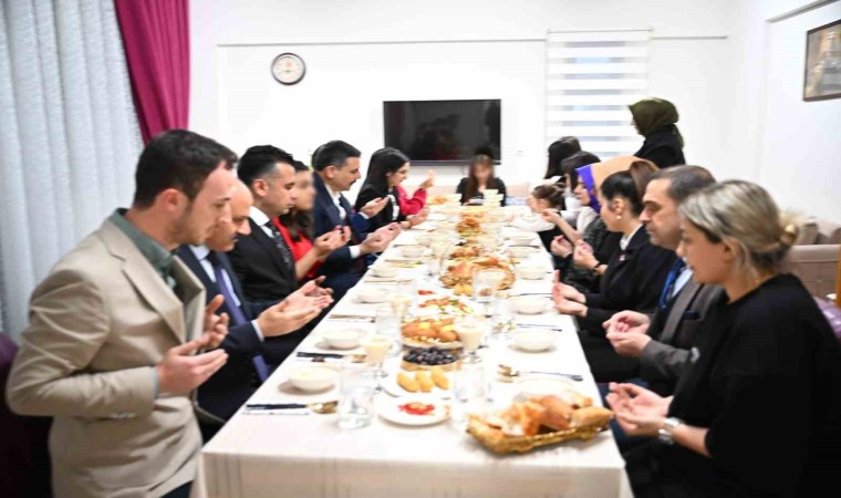 Çocuk evleri sitesinde iftar heyecanı