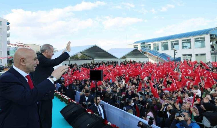 Cumhurbaşkanı Erdoğan: Ben Ankaralıyım, havalimanından şehir merkezine kadar ne yapıyorsak biz yapıyoruz, metro filan bir şey yok, derdi de yok”