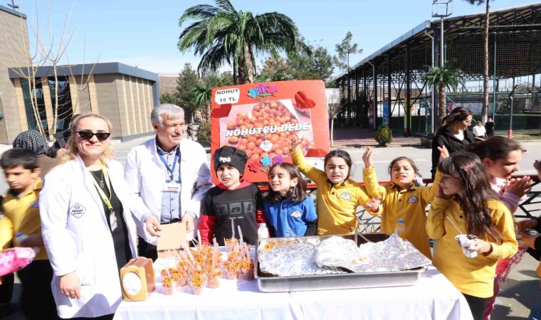 Diyarbakırda minik öğrenciler ürettiklerini ‘girişimcilik etkinliğinde tezgahlarda satışa sundu