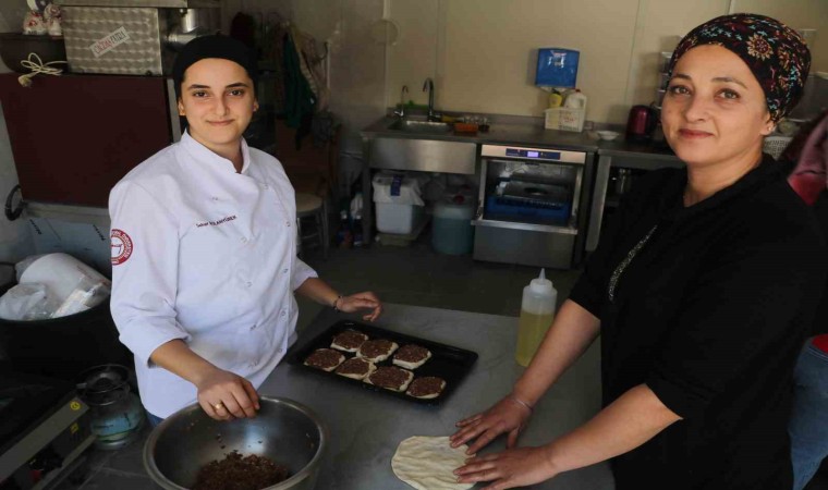 El ele veren afetzede kadınlar devlet desteğiyle hayata tutundular