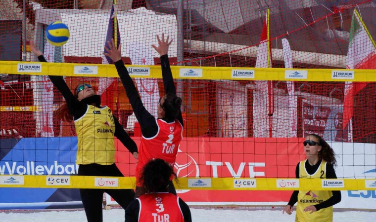 Erzurumda kar voleybolu heyecanı