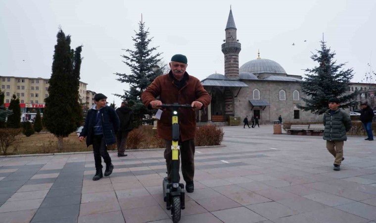 Erzurumda scooterlar yollara çıktı, ihtiyarlar scooterı sevdi