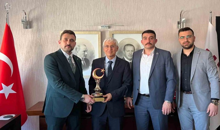 Eskişehir Alperen Ocaklarından Rektör Prof. Dr. Adnan Özcana ziyaret