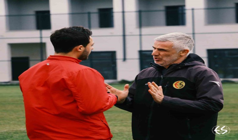 Eskişehirspor, Önder Karaveli yönetiminde ilk antrenmanını yaptı