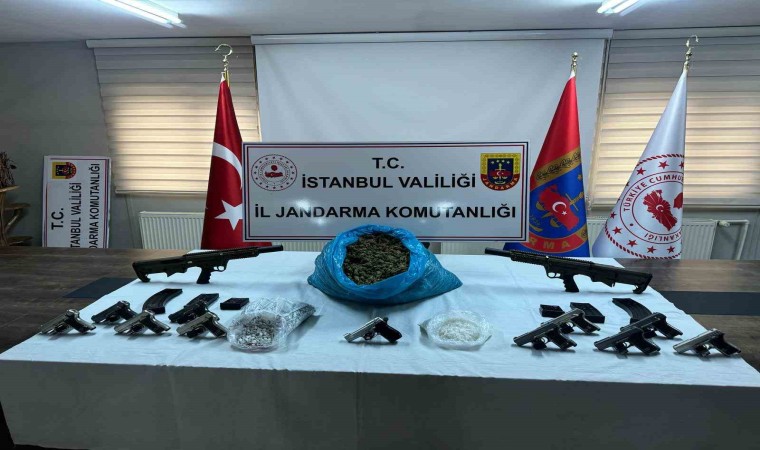 Eyüpsultanda jandarmadan narkotik operasyonu: 62 gözaltı