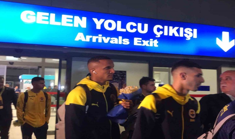 Fenerbahçe kafilesi Adanaya geldi