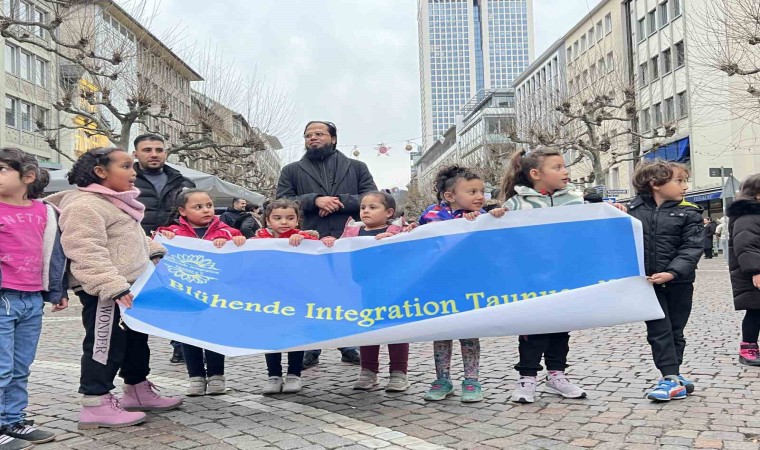 Frankfurtun ana caddesi Ramazan ayı için aydınlatıldı