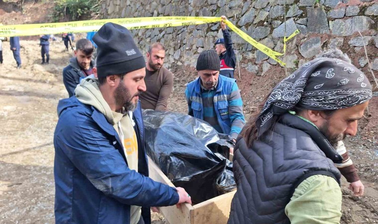 Göçük altından cesetleri çıkartılan işçilerin cansız bedenleri Adli Tıp Kurumuna gönderildi