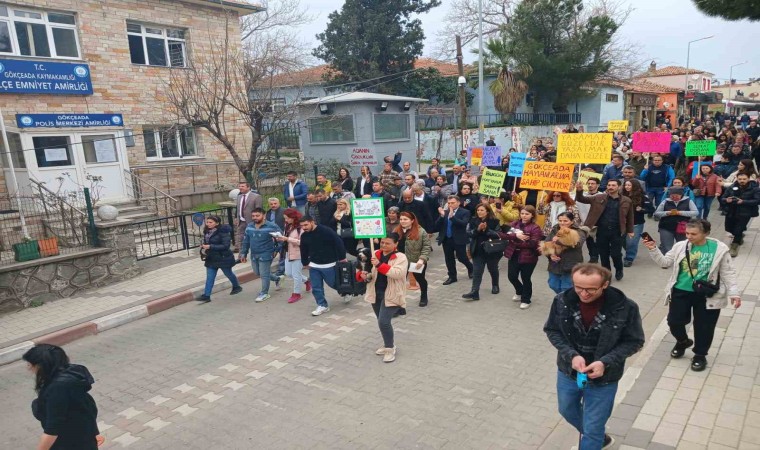 Gökçeadada sokak hayvanlarının zehirlenmesine tepki