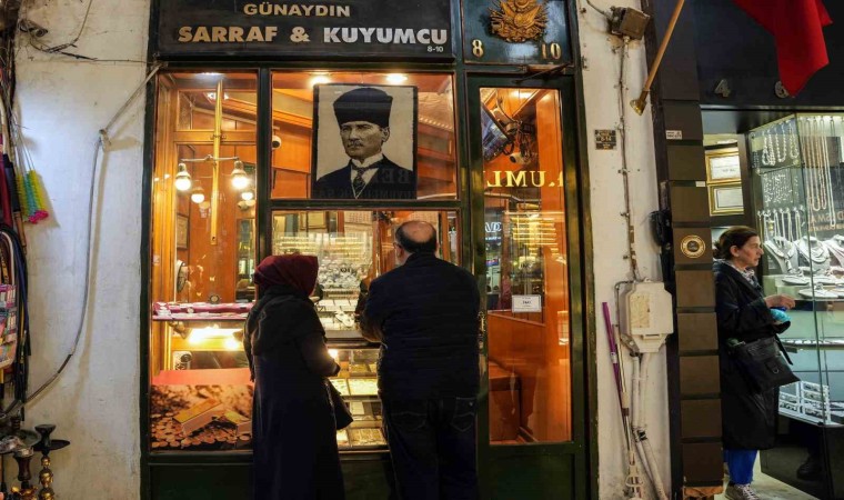 Gram altın rekor tazeledi, yatırımcılarını sevindirdi