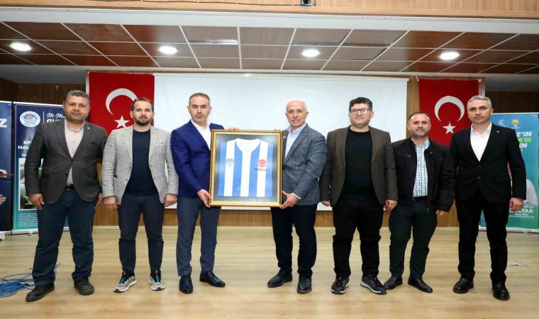 Gültak, sporcu gençler ve aileleriyle buluştu