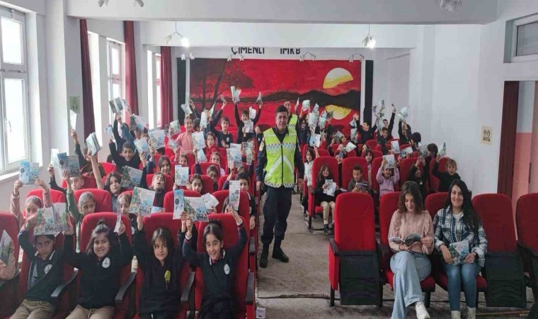 Hakkari Jandarmasından öğrencilere trafik eğitimi