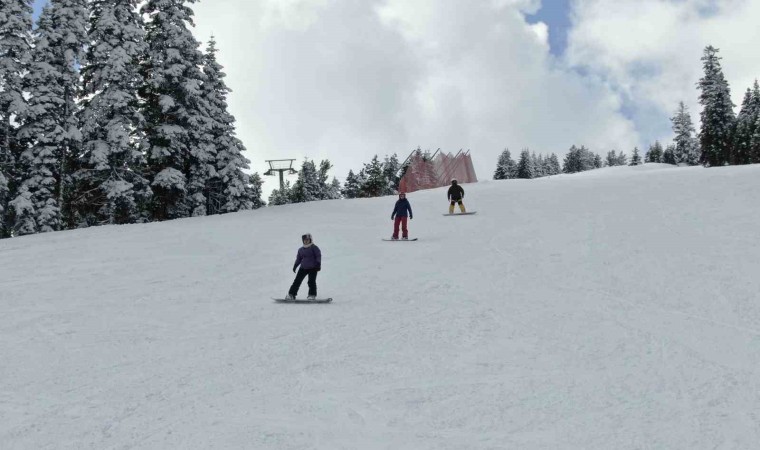 Ilgaz Dağında mart ayında kar güzelliği: Ramazanda kayak keyfi