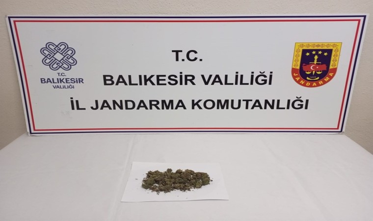 Jandarmadan 4 ilçede uyuşturucu tacirlerine operasyon