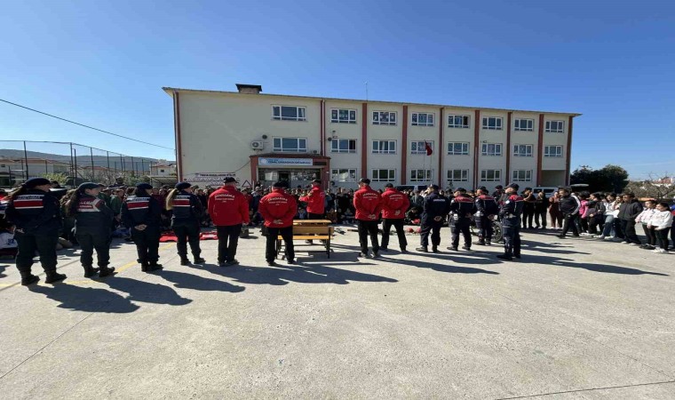 Jandarmadan öğrencilere Deprem Farkındalık eğitimi