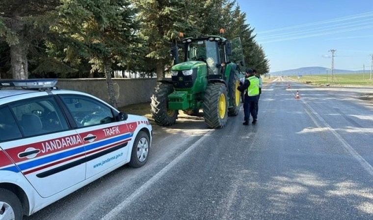 Jandarmanın bir aylık trafik denetimlerinde 6 milyon 706 TL ceza yazıldı