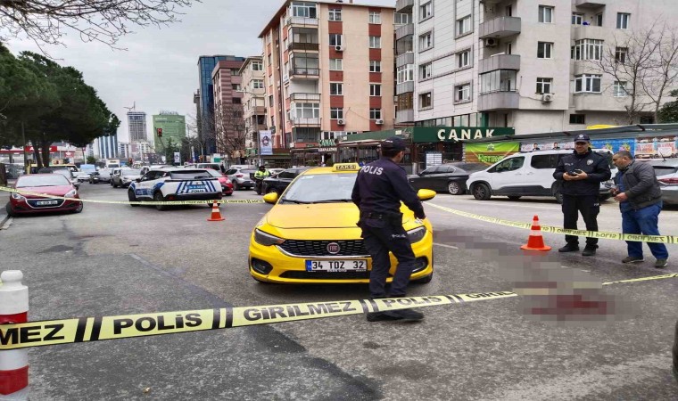 Kadıköyde taksiciyi gasp edip bıçakladılar