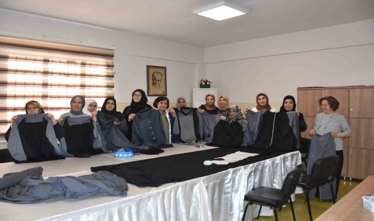 Kadınlar kendi diktikleri eşofmanları giyip koştular