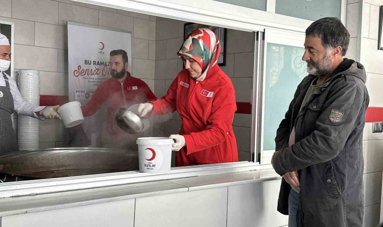 Kızılaydan, Ankarada her gün 3 bin aileye sıcak yemek