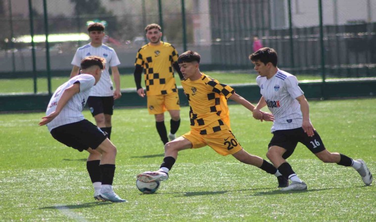 Kocasinan Şimşekspor U18 takımı şampiyon oldu