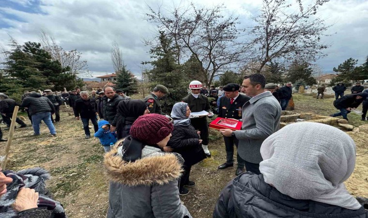 Kore gazisi resmi törenle ebediyete uğurlandı