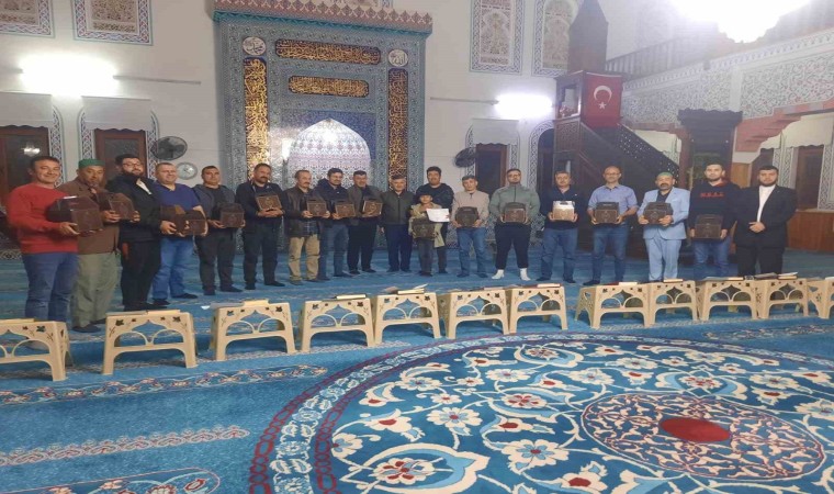 Köyceğizde Kuran öğrenen kursiyerler belgelerini aldı