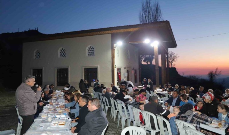 Köylüler iftarını Şehitlikte Başkan Gülerle birlikte açtı