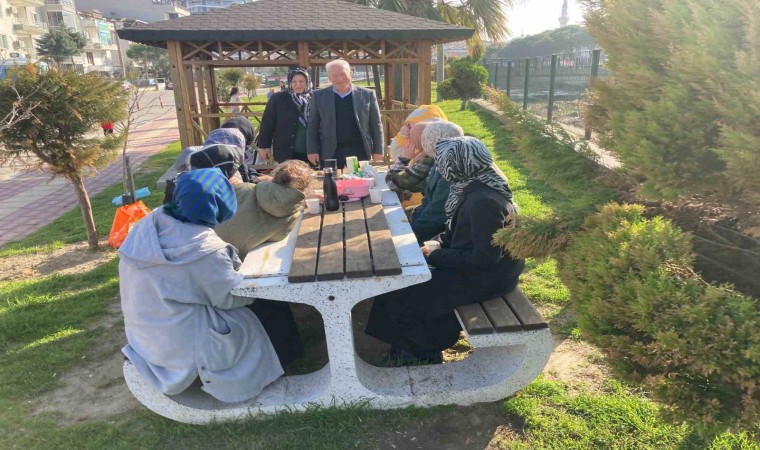 Lapseki Belediye Başkanı Eyüp Yılmaz, seçim çalışmalarına devam ediyor