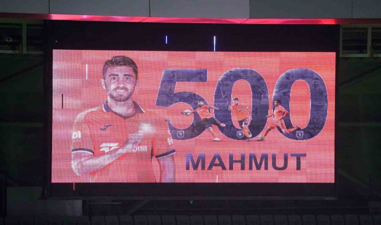 Mahmut Tekdemir, Başakşehir formasıyla 500. maçına çıktı