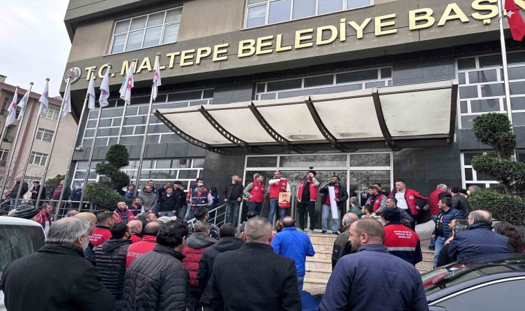 Maltepede maaşını az bulan belediye işçileri eylem yaptı