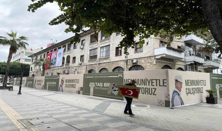 Mersin Büyükşehir Belediyesi, yeni binasında hizmet vermeye başladı